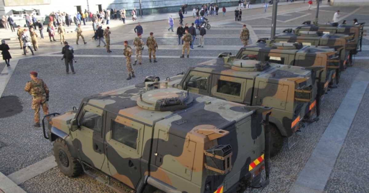 Милано у приправности – војска и оклопна возила на улицама, демонстранти мењају план окупљања