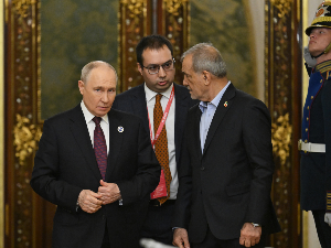 Путин се у Москви састао са Пезешкијаном; рекордна излазност на изборима у Израелу
