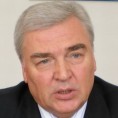 Павић: Превисоке плате за политичку елиту