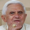 Зашто Папа носи крзно?