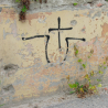 Усташки симболи у околини Брчког