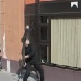 Протест огорченог свештеника