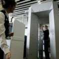 Достојанство пре безбедности