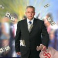 Приведен Санадеров критичар