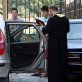Разговор са попом уместо казне