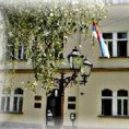 Грб РС неуставан