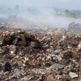 Претукло га обезбеђење због депоније 