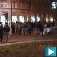 Приведено 17 учесника протеста