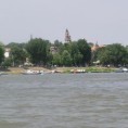 Чамац ударио у теретњак на Дунаву