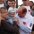 Румуни у загрљају за Гиниса