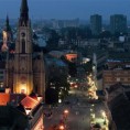 Покушај пљачке у Новом Саду, двоје рањено