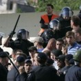 Одзвонило повицима "Убиј Србина"