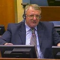 Шешељ, сам против Хага