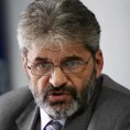 СРС: Тужилаштво одуговлачи суђење Шешељу