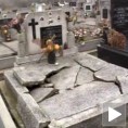 Оскрнављено гробље у Бачком Градишту