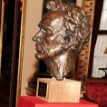 Биста Ричарда Бартона поклон за принца