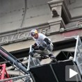 Скок са Ајфеловог торња