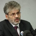 СРС: Притисци да Шешељ остане у притвору