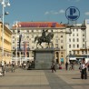 Јурећи прошлост 