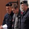 Признао стрељање, али не и геноцид 