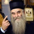 Пред судом због клетве?