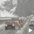 Снег отежава саобраћај