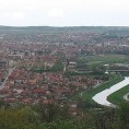 Бензин цури из касарне