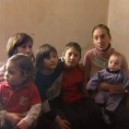 Помоћ самохраној мајци са петоро деце