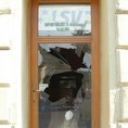 Напад на просторије ЛСВ у Карловцима