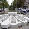 Гаража на месту спомен-гробнице