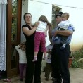 Полицајац спасао девојчицу