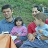 С обе ноге на земљи