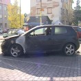 Полицијском службенику запаљен ауто