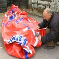 Рукометна лопта на мети вандала