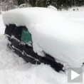 Два месеца затрпан јео само снег!
