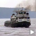 Ледоломац крчи пут