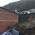 Клизиште срушило пословни објекат