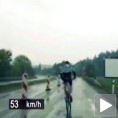 Мишко вози бицикл