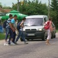 Из школског дворишта на магистрални пут