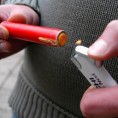 Две недеље затвора због петарди