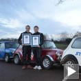 Упаркирао би га и у кутију шибица!