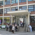 Сниматељ пао кроз прозор