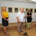 Деведесет девет бисера фотографије