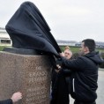 Прекривен Туђманов споменик