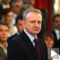 Ђилас: Не вадите мач из корица