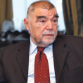 Месић осумњичен за примање мита
