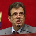 Коштуница: Мере Владе бацају Србију на колена