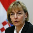 Пусић: Неће бити референдума о ћирилици