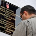 Отказ полицајцу за скидање двојезичне табле