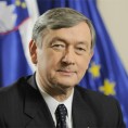 Словенија "гура" Тирка на Ист Ривер